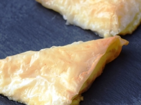 トルコのお菓子★ムスカ(お守り)型ラズのボレキ